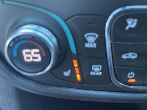 Used 2023 Chevrolet Equinox RS image 18