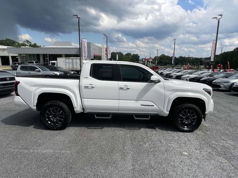 Used 2025 Toyota Tacoma SR5 RWD image 2