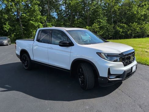 Used 2025 Honda Ridgeline Black Edition image 7