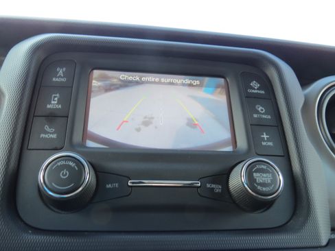 Used 2019 Jeep Wrangler Sport AWD/4WD image 19