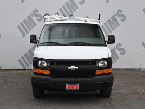 Used 2016 Chevrolet Express 2500 RWD image 2