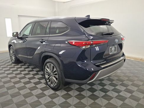 Used 2020 Toyota Highlander Platinum AWD/4WD image 22