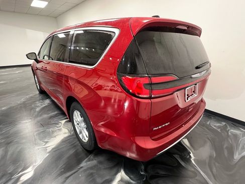 New 2026 Chrysler Pacifica Select FWD image 11