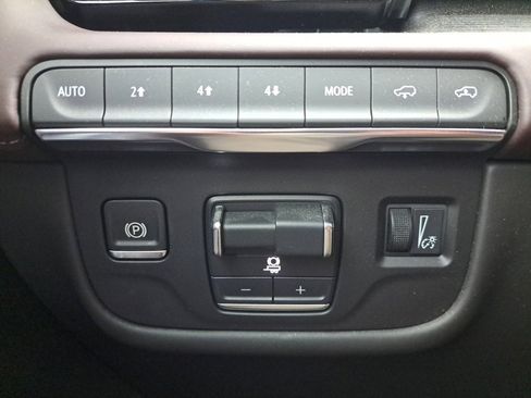 Used 2024 Cadillac Escalade Sport Platinum w/ LPO, ONYX Package AWD/4WD image 30