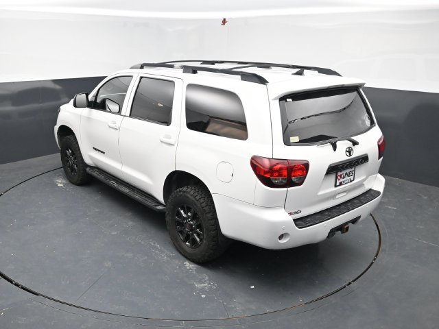 Used 2018 Toyota Sequoia TRD Sport AWD/4WD image 37