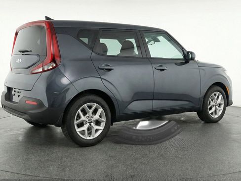 Used 2025 Kia Soul LX w/ LX Technology Package FWD image 9