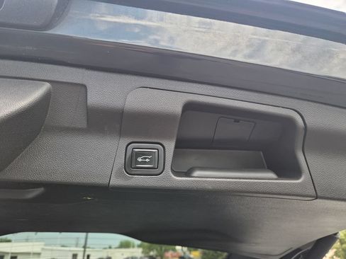 Used 2021 GMC Acadia Denali w/ Denali Ultimate Package AWD/4WD image 11