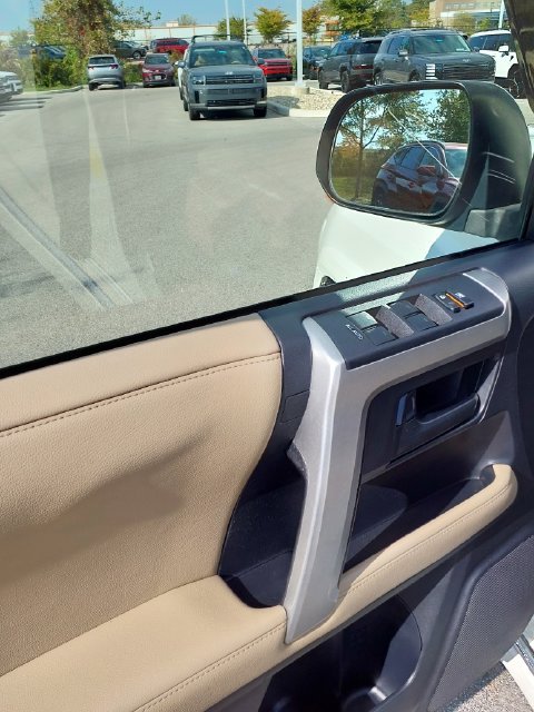 Used 2012 Toyota 4Runner Limited AWD/4WD image 18