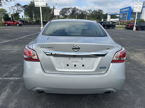 Used 2013 Nissan Altima 2.5 SV w/ 2.5SV Convenience Pkg FWD image 6
