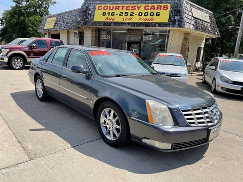 Used 2010 Cadillac DTS Luxury image 1