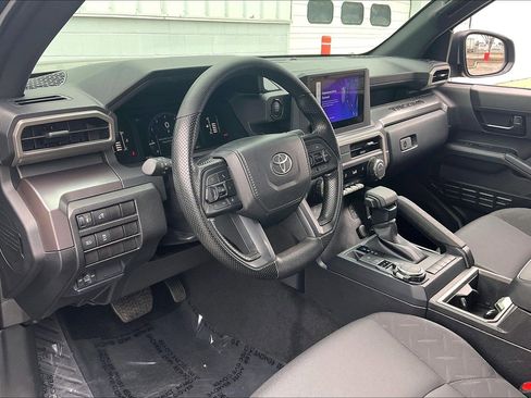 Used 2025 Toyota Tacoma SR5 image 18