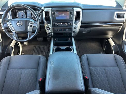 Used 2018 Nissan Titan SV w/ SV Convenience Package AWD/4WD image 15