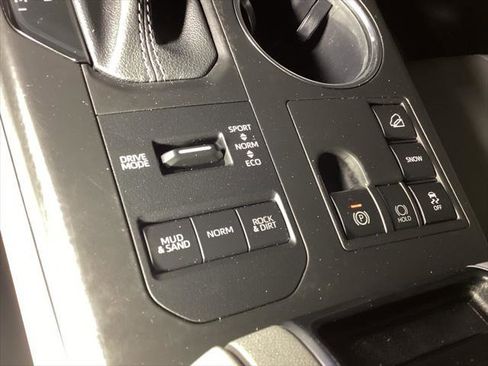 Certified 2023 Toyota Highlander XLE image 19