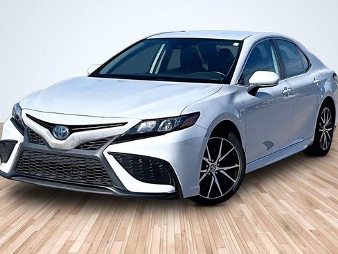 Used 2023 Toyota Camry SE FWD image 1