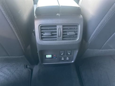 Used 2024 Nissan Rogue Platinum w/ Platinum Premium Package image 18