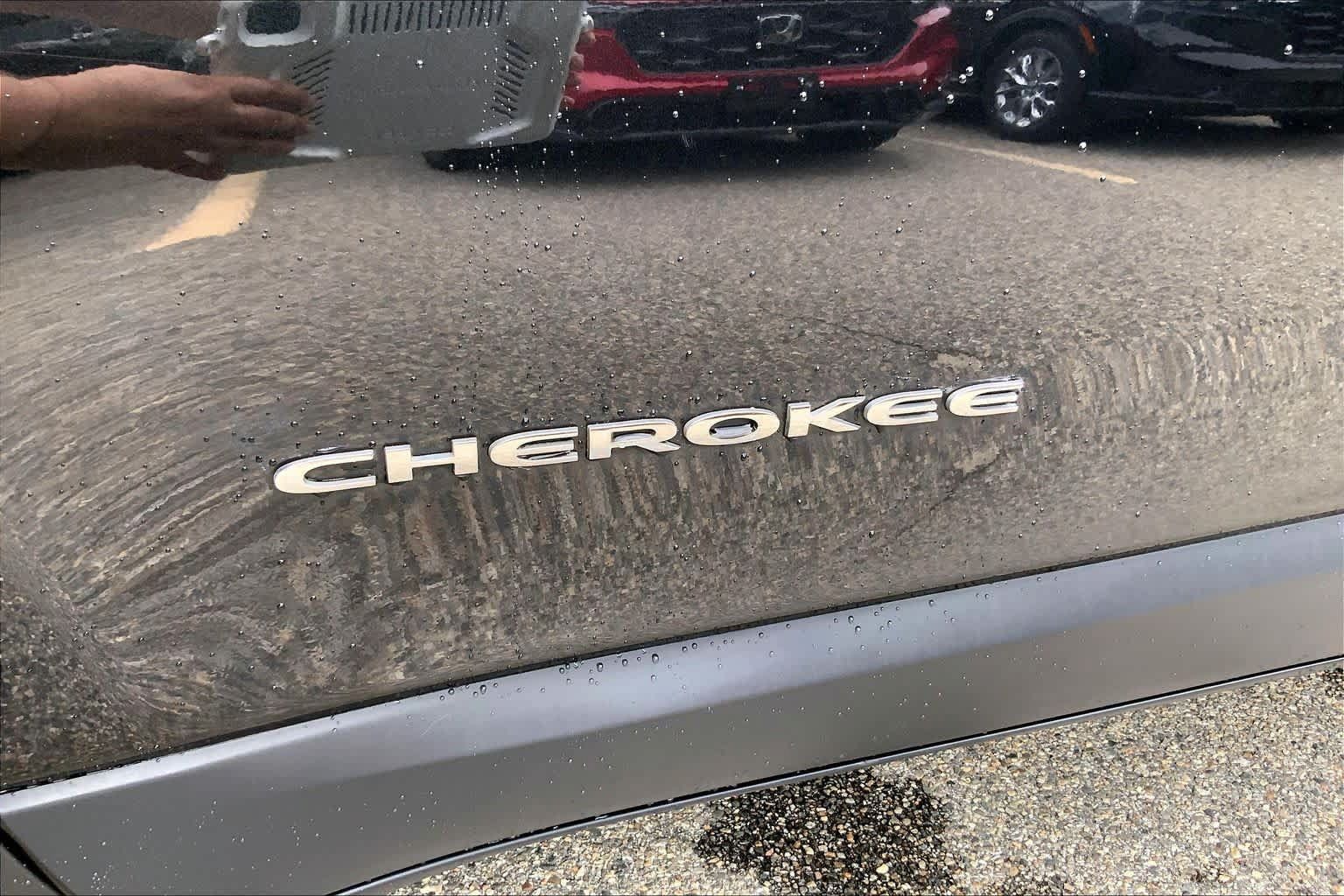 Used 2015 Jeep Cherokee Limited AWD/4WD image 10
