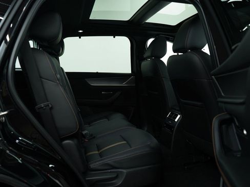 Used 2025 MAZDA CX-70 Plug-In Hybrid w/ Premium Plus image 12