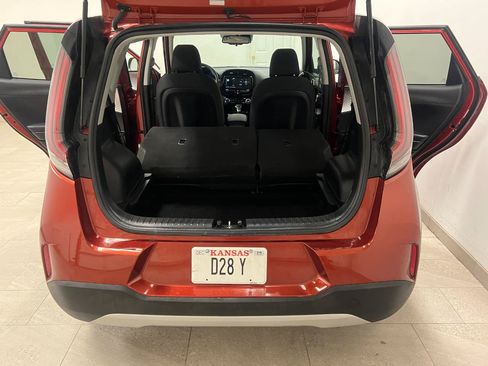 Used 2023 Kia Soul S FWD image 10