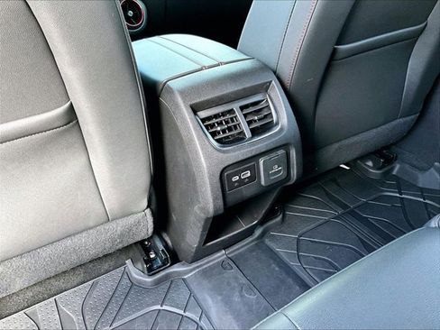 Used 2024 Chevrolet Blazer RS FWD image 25