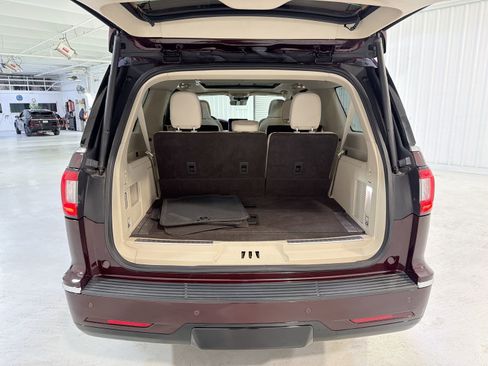 Used 2021 Lincoln Navigator L Reserve w/ Luxury Package image 29