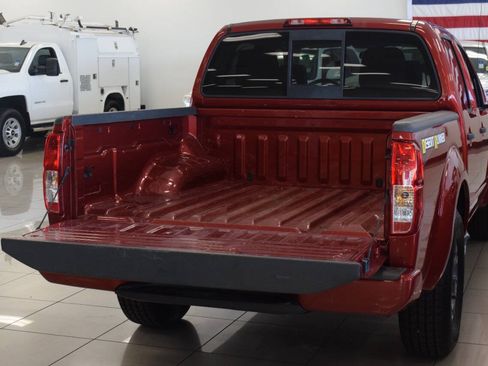 Used 2015 Nissan Frontier Desert Runner RWD image 33