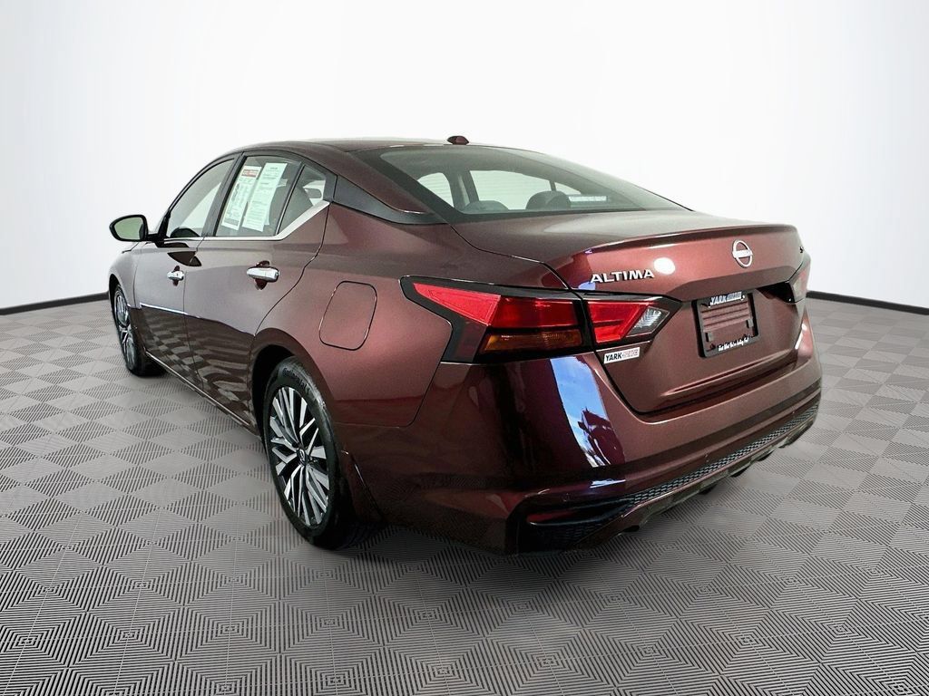 Certified 2024 Nissan Altima 2.5 SV w/ SV Premium Package FWD image 8