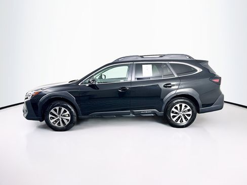 Used 2025 Subaru Outback Premium image 4