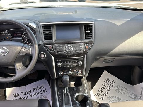 Used 2020 Nissan Pathfinder SL AWD/4WD image 5