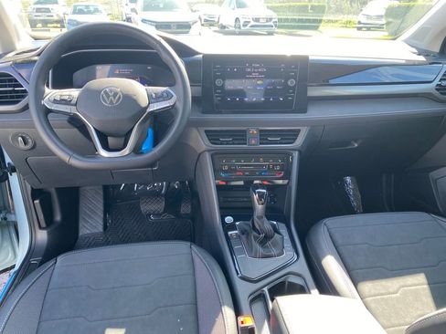 New 2026 Volkswagen Taos SE FWD image 30