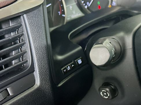 Used 2018 Lexus RX 350L w/ Premium Package image 17