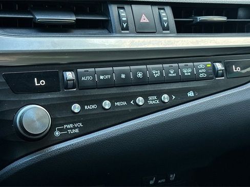 Used 2021 Lexus ES 250 250 w/ Premium Package image 22