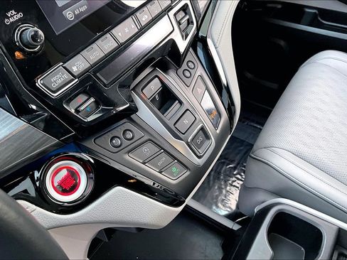 Used 2024 Honda Odyssey Elite image 15