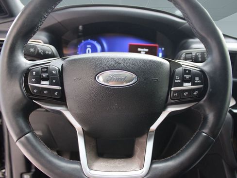 Used 2022 Ford Explorer Platinum w/ Equipment Group 601A image 16