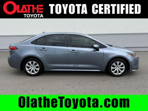 Certified 2025 Toyota Corolla LE FWD image 1