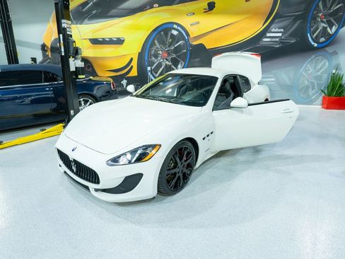 Used 2014 Maserati GranTurismo Sport RWD image 32