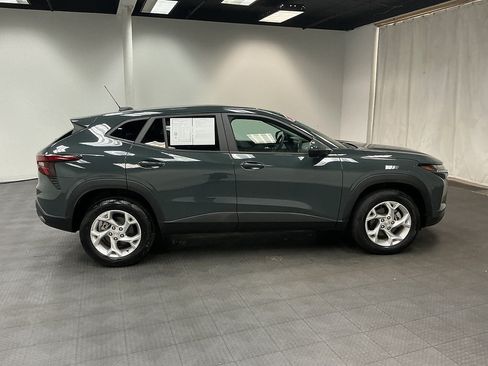 Used 2025 Chevrolet Trax LS w/ LS Convenience Package FWD image 6