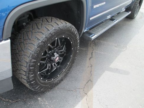 Used 2018 GMC Sierra 1500 SLT AWD/4WD image 14