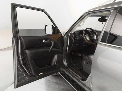 Used 2016 INFINITI QX80 4WD w/ Driver's Assistance Package image 27