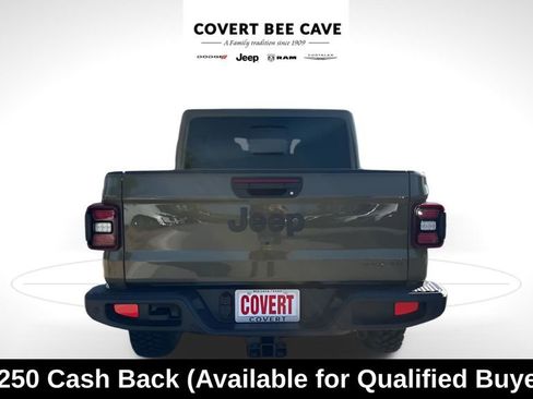 New 2025 Jeep Gladiator Sport image 9