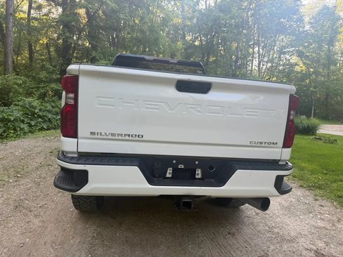 Used 2023 Chevrolet Silverado 2500 Custom w/ Custom Value Package AWD/4WD image 5