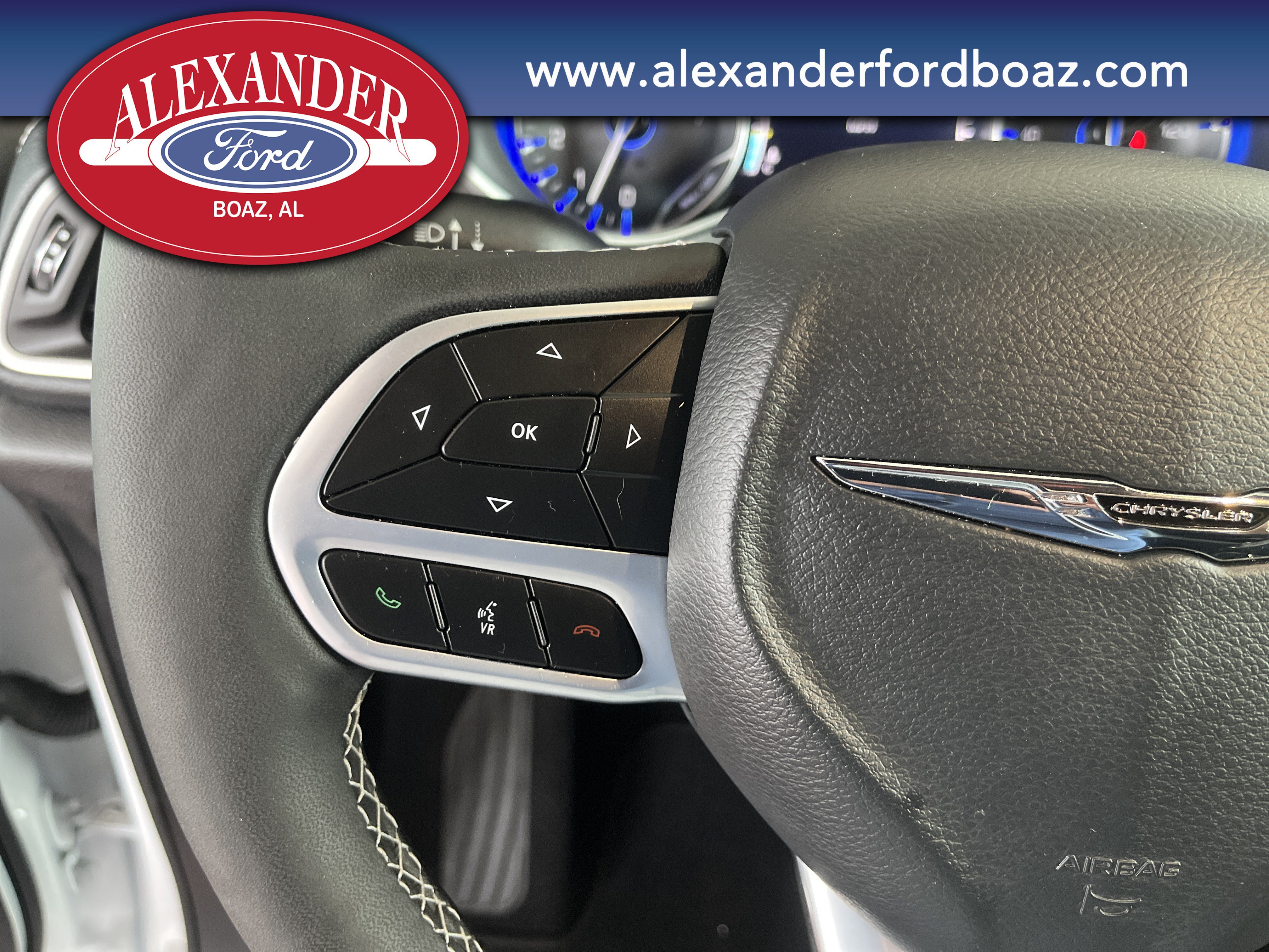 Used 2025 Chrysler Pacifica Select FWD image 27