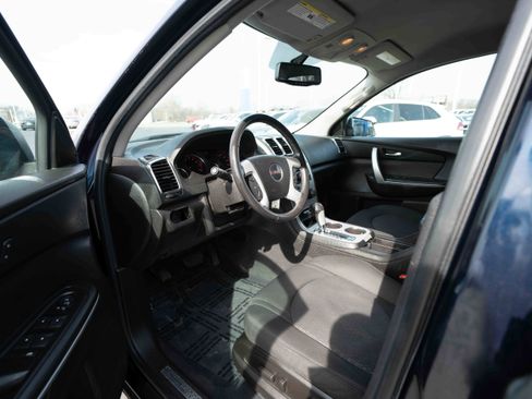 Used 2011 GMC Acadia SLE image 8