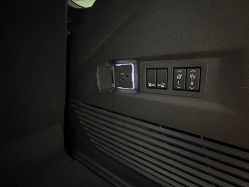 Used 2023 Chevrolet Tahoe RST w/ Sport Performance Package AWD/4WD image 31