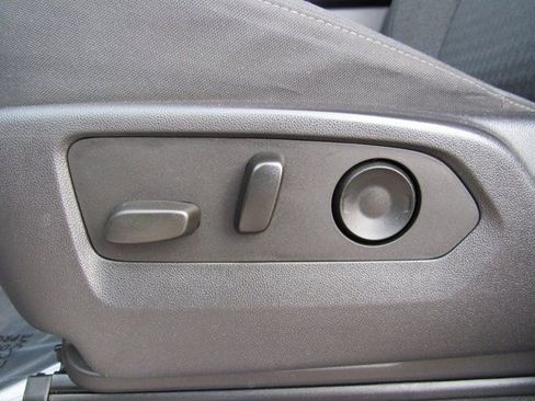 Used 2023 GMC Sierra 1500 SLE image 14