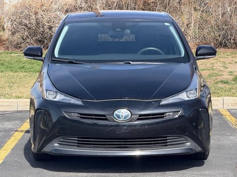 Used 2022 Toyota Prius LE FWD image 2