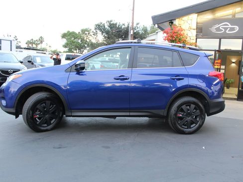 Used 2015 Toyota RAV4 LE FWD image 2