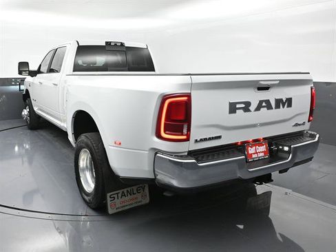 Used 2026 RAM 3500 Laramie w/ Towing Technology Group AWD/4WD image 4