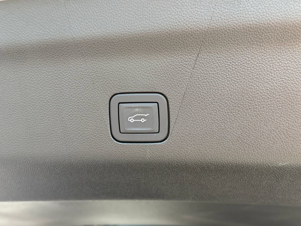 New 2026 GMC Yukon XL Denali Ultimate AWD/4WD image 14
