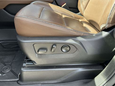 Used 2022 Chevrolet Tahoe High Country image 19