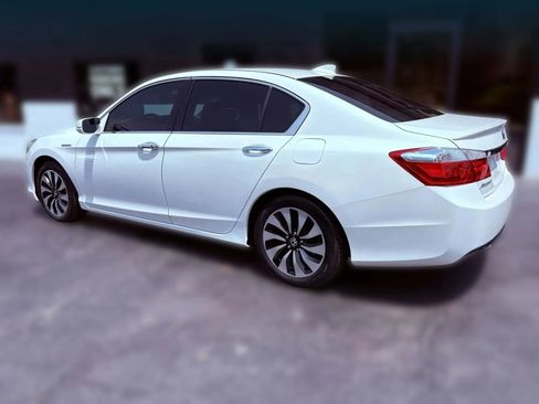 Used 2014 Honda Accord Hybrid Sedan image 3
